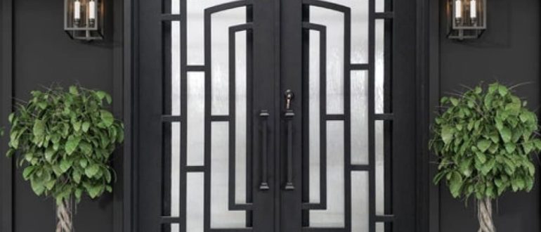 Входные металлические двери двойные с разной шириной створок: как удобно организовать проход